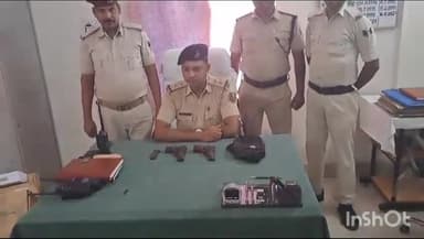 कटिहार: रेल पुलिस ने कटिहार स्टेशन पर खड़ी अवध असम एक्सप्रेस से दो देसी पिस्टल व एक मैगजीन की बरामद