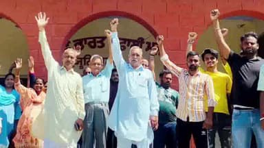 ਪਠਾਨਕੋਟ: ਸ਼ਿਮਲਾ ਪਹਾੜੀ ਆਫਿਸ  ਵਿਖੇ ਸਵੱਛ ਭਾਰਤ ਸਫ਼ਾਈ ਮਜ਼ਦੂਰ ਯੂਨੀਅਨ ਵੱਲੋਂ ਮੀਟਿੰਗ ਕੀਤੀ ਗਈ