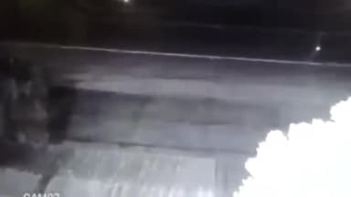 नीमराना: नीमराना के कोलीलाफ्लाईओवर पर ट्रेलर व अन्य वाहन की भिड़ंत में रोड़ी से भरे ट्रेलर का केबिन हुआ चकनाचूर ड्राइवर घायल