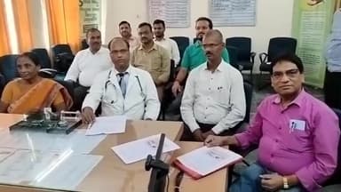 बिहार: सिविल सर्जन कार्यालय में मिशन इंद्रधनुष को लेकर जिला प्रतिरक्षण पदाधिकारी ने की प्रेस कॉन्फ्रेंस