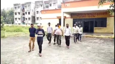 इटावा: थाना बकेवर इलाके में टावर पर कार्य करते समय कर्मी की करंट लगने से हुई दर्दनाक मौत, पुलिस ने कब्जे में लिया शव