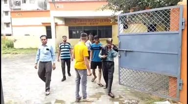 इटावा: रेलवे स्टेशन के पास ट्रेन की चपेट में आने से एक युवक की हुई मौत, GRP पुलिस ने शव कब्जे में लेकर पोस्टमार्टम के लिए भेजा