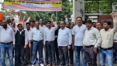 महाराजगंज: उप्र बार काउंसलिंग के आह्वान पर दीवानी न्यायालय परिसर में अधिवक्ताओं ने राष्ट्रीय लोक अदालत का किया बहिष्कार