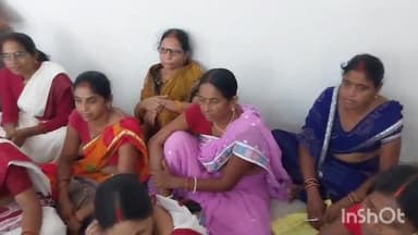 करपी: सामुदायिक स्वास्थ्य केंद्र करपी के सभा कक्ष में मिशन इंद्रधनुष कार्यक्रम की सफलता को लेकर आंगनबाड़ी सेविकाओं की हुई बैठक