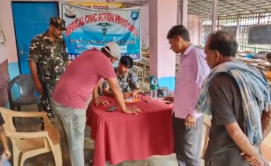 हरलाखी: मिडिल स्कूल व काली मंदिर परिसर हरिने एसएसबी 48 वी बटालियन के द्वारा निःशुल्क स्वास्थ्य शिविर का किया गया आयोजन