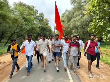 लिधौरा: कांग्रेस जिला उपाध्यक्ष संजय नायक की पैदल यात्रा का ओरछा में हुआ समापन