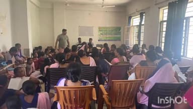 करपी: करपी सामुदायिक स्वास्थ्य केंद्र के सभा कक्ष में आशा कार्यकर्ताओं की बैठक आयोजित की गई