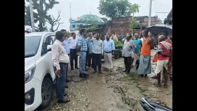 इकौना: लम्पी स्किन डिजीज बीमारी की रोकथाम हेतु किये जा रहे कार्यो का गोपालपुर मे निरीक्षण कर लिया जायजा