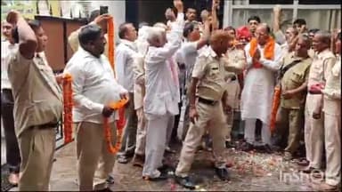 रेवाड़ी: रेवाड़ी में ग्रामीण चौकीदारों का मानदेय बढाने पर यूनियन के पदाधिकारी ने सहकारिता मंत्री डॉ. बनवारी लाल का किया धन्यवाद