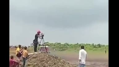 हुज़ूर: भोपाल के भौंरी क्षेत्र में आयोजित मड रैली चैम्पियनशिप में एक लड़का कार की चपेट में हालत में अस्पताल भर्ती किया गया