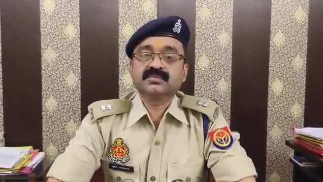 शाहजहांपुर: चौकी अजीजगंज क्षेत्र में एक महिला से बाइक सवार दो अज्ञात बदमाशों ने तमंचा लगाकर चेन व लाकेट छीना #SP_CITY