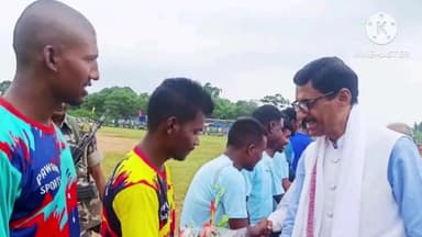 नामकुम: लाल खटंगा नामकुम में मरंग गोमके जयपाल सिंह मुंडा फुटबॉल टूर्नामेंट का सांसद संजय सेठ ने किया उद्घाटन