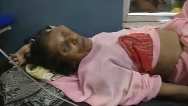 अतर्रा: बदौसा में खेत में गई वृद्ध महिला को जहरीले कीड़े ने पैर में काटा, जिला अस्पताल में इलाज जारी