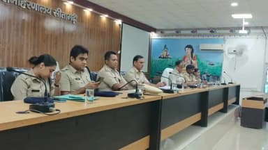 सुरसंड: पुलिस अधीक्षक द्वारा पुलिस सभा का डुमरा में किया गया आयोजन, सुरसंड के थाना अध्यक्ष रहे मौजूद