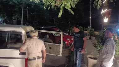 पंचकूला: पुलिस ने सेक्टर-5 स्थित वेदा बार में की छापेमारी, 16 हुक्के किए गए बरामद