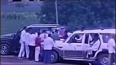 रतलाम नगर: भाजपा की जन आशीर्वाद यात्रा के दौरान ग्राम कमेड में हुआ विवाद, हाथापाई की घटना का वायरल वीडियो आया सामने