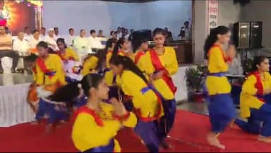 अलवर: स्कीम 8 स्थित आदिनाथ जैन शिक्षण संस्थान की नई कार्यकारिणी का शपथ ग्रहण समारोह संस्थान के सभागार में  हुआ आयोजित