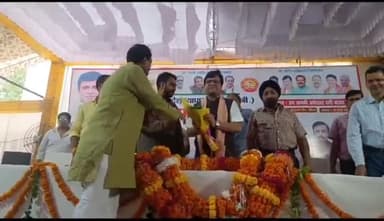 गोंडा: राम जानकी धर्मशाला में आयोजित व्यापारी सम्मेलन में पहुंचे आबकारी मंत्री नितिन अग्रवाल, हुआ स्वागत