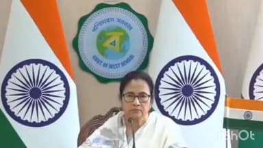 কলকাতা: বাংলার জন্য যখন যাচ্ছি তখন কিছু তো করতে হবে, বিদেশ সফরে যাওয়ার আগে কলকাতায় বললেন মুখ্যমন্ত্রী