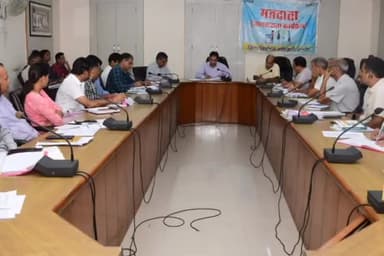 नागौर: विधानसभा आम चुनाव 2023 के तहत स्वीप गतिविधियों के संबंध में जिला निर्वाचन अधिकारी ने कलक्ट्रेट सभागार में ली बैठक