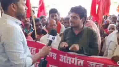 जलालगढ़: भाकपा माले के कार्यकर्ताओं ने विभिन्न मांगों को लेकर जलालगढ़ प्रखंड परिसर में किया धरना-प्रदर्शन