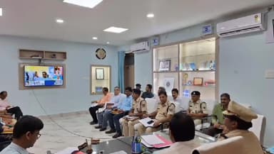 कहरा: आपराधिक पृष्ठभूमि वाले कुल 18 लोगों को DM ने किया जिला बदर,समाहरणालय में हुई बैठक के दौरान आदेश किये निर्गत,