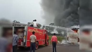 चौरई की बायपास रोड में चलती हुई बस में लगी अचानक आग 🔥😱 #chourai #480115 #bus