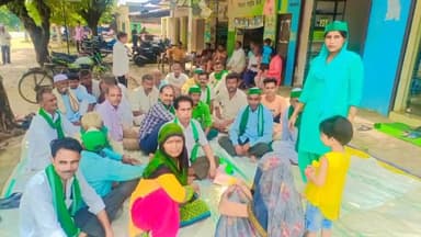 चंदौसी: खिरनी मार्केट में भारतीय किसान यूनियन टिकैट की मासिक बैठक का हुआ आयोजन