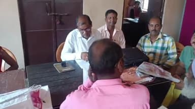 करपी: किंजर पंचायत भवन में आज शिविर लगाकर किसानों के जमीन की काटी गई रसीद