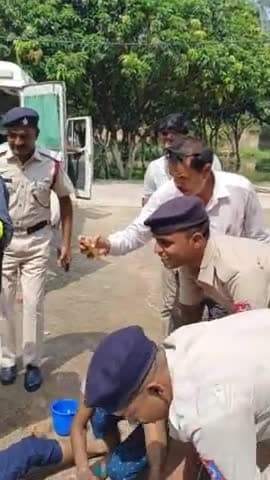 खड़गपुर: हवेली खड़गपुर #अग्निशमन कर्मियों द्वारा घटना स्थल का rescue एवं first aid कर एंबुलेंस में बैठने का मॉकड्रिल किया गया