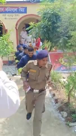 खड़गपुर: हवेली खड़गपुर अनुमंडल #अग्निशमन कर्मियों द्वारा 2 मिनट के अंदर फायर फाइटिंग के लिए तैयारी का मॉक ड्रिल किया गया