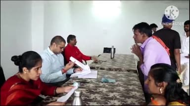 आगर: कलेक्टर ने कलेक्ट्रेट कार्यालय में की जनसुनवाई, 52 आवेदनों की सुनवाई की गई