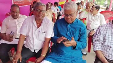 बिहार, प्रो रामवली सिंह चंद्रवंशी जी पर जानलेवा हमला के विरोध में मूल आती पिछड़ा लोगों ने दिया धरना