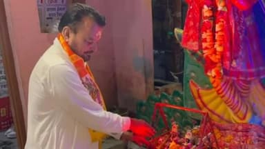 ਪਟਿਆਲਾ: ਲਾਹੌਰੀ ਗੇਟ ਸਥਿਤ ਸ਼ਿਵ ਮੰਦਰ ਵਿਖੇ ਠਾਕੁਰ ਜੀ ਦੀ ਭਜਨ ਸੰਧਿਆ 'ਚ ਜ਼ਿਲ੍ਹਾ ਇੰਪਰੂਵਮੈਂਟ ਟਰੱਸਟ ਦੇ ਚੇਅਰਮੈਨ ਸ਼ੇਰ ਮਾਜਰਾ ਨੇ ਹਾਜਰੀ ਲਗਵਾਈ