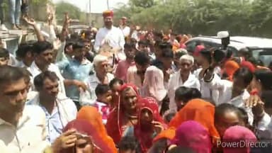 डेगाना: हरसौर क्षेत्र में आए विधायक रामनिवास गावड़िया का ग्रामीणों ने किया स्वागत, सुनी 
आमजनों की समस्याएं