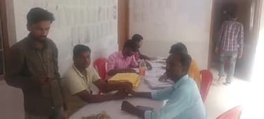 सुरसंड: जाति आधारित जनगणना को लेकर शिक्षकों ने सुरसंड में कराया री वेरिफिकेशन