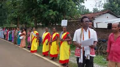 बानो: सर्व कलीसियाई समिति बानो द्वारा राष्ट्रपति को पत्र लिख बीडीओ को ज्ञापन सौंपा गया ।