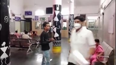 टिकुरिया टोला गोपाल कालोनी निवासी युवक ने इलाके के सरहंग युवकों पर मार पीट करने का लगाया आरोप थाने में की शिकायत