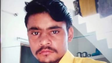 तिलहर: निगोही रोड पर ट्रैक्टर ट्राली से गिरकर युवक की हुई मौके पर ही हुई दर्दनाक मौत।