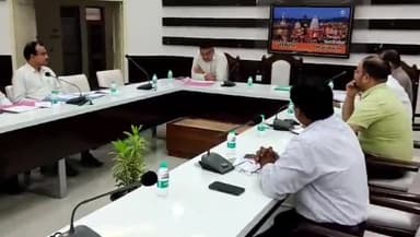 हरिद्वार: कलेक्ट्रेट में अपर जिला अधिकारी की अध्यक्षता में जिला स्तरीय राजस्व संवर्धन एवं अनुश्रवण समिति की हुई बैठक