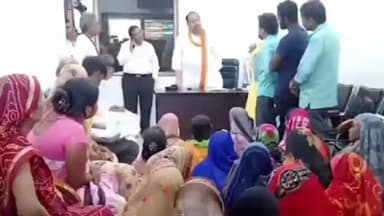 रतलाम नगर: पट्टे न दिए जाने पर अर्जुन नगर के रहवासियों में आक्रोश व्याप्त, नगर निगम से विधायक कार्यालय पहुंचकर रखी अपनी बात