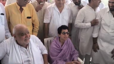 करनाल: करनाल के सेक्टर-5 में पूर्व केंद्रीय मंत्री कुमारी शैलजा ने ली कार्यकर्ताओं की मीटिंग, पार्टी मजबूत करने का किया आह्वान