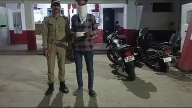 हरिद्वार: ज्वालापुर क्षेत्र से पुलिस ने सट्टे की खाई बाड़ी करते एक अभियुक्त को ₹2,180 की नकदी के साथ किया गिरफ्तार