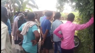 इकौना: कटरा वीरपुर मार्ग पर बेलहा राघव मोड़ के पास अनियंत्रित होकर रोड के किनारे गहरे पानी में गिरे मोटरसाइकिल पर सवार दो लोग