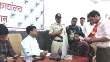 रतलाम नगर: ₹15000 लेने के बाद भी नहीं दिया झारखेड़ी के व्यक्ति को टू व्हीलर, कलेक्टर ने डिप्टी कलेक्टर को दिए जांच के निर्देश