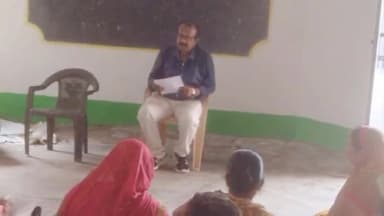 दिनारा: बीआरसी भवन में प्रखंड शिक्षा पदाधिकारी ने शिक्षकों के साथ की बैठक, विद्यालयों में बच्चों की उपस्थिति बढ़ाने के निर्देश