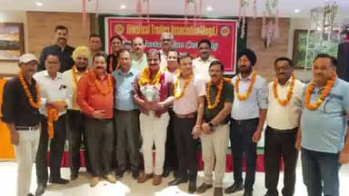 ਪਠਾਨਕੋਟ: ਇਲੈਕਟ੍ਰੀਕਲ ਟਰੇਡਰਜ਼ ਐਸੋਸੀਏਸ਼ਨ ਵੱਲੋਂ ਗਾਂਧੀ ਚੌਕ ਵਿੱਚ ਮੀਟਿੰਗ ਕੀਤੀ ਗਈ