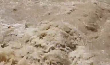 बहराइच: बहराइच में तीनों बैराजों से छोड़ा गया 126107 क्यूसेक पानी, खतरे के निशान के करीब पहुंची घाघरा नदी