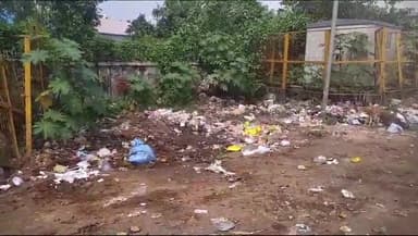 हरिद्वार: देवपुरा एवं विभिन्न स्थानों पर कूड़े को लेकर श्री अखंड परशुराम अखाड़े के अध्यक्ष पंडित अधीर कौशिक ने जताई नाराजगी