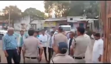 जन आशीर्वाद यात्रा के दौरान सिंगरौली के सरई में शिवराज सिंह मुर्दाबाद राहुल गांधी जिंदाबाद के नारे लगाए गए।